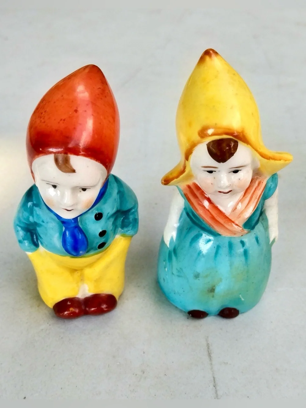 Vintage Ceramic Dutch Boy & Girl Figurine Salt & Pepper Shakers Japan